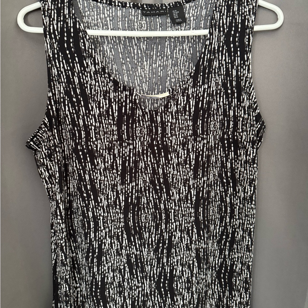 Tahari Monochrome Abstract Tank Top